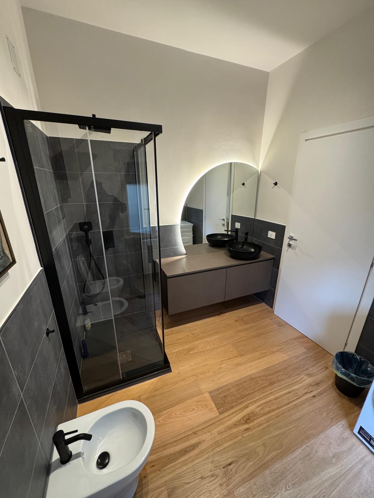 Bagno Ristrutturato in Zona Tuscolana Roma 4